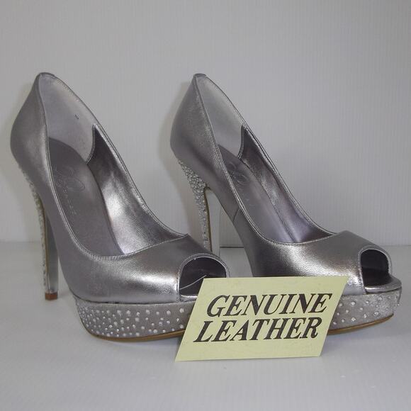NWT Mariah Carey Pewter Leather Rhinestones 5" Stiletto Heel Pumps 7M - Picture 1 of 10